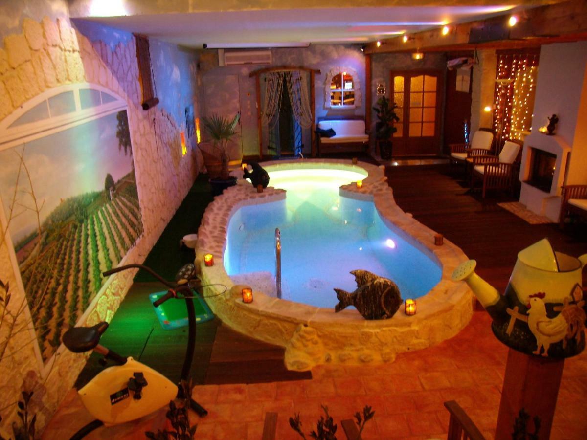 Bastide Des Princes B&B Caderousse ภายนอก รูปภาพ
